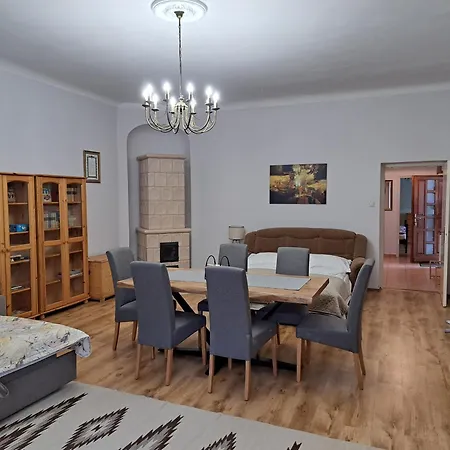 Hanga Apartman,